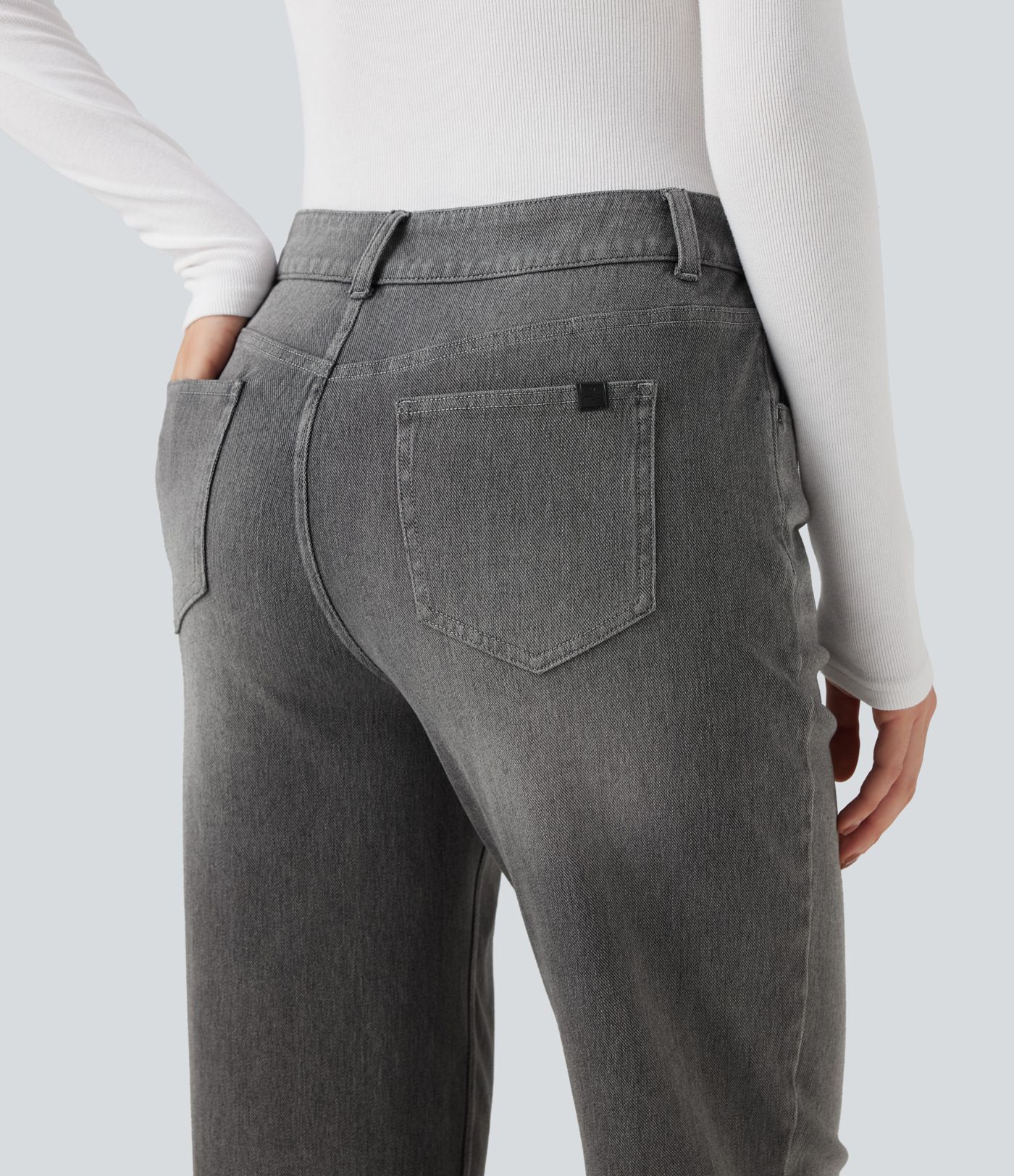 Halara Flex™ Jeans mit mittelhohem Bund, geradem Bein und Taschen