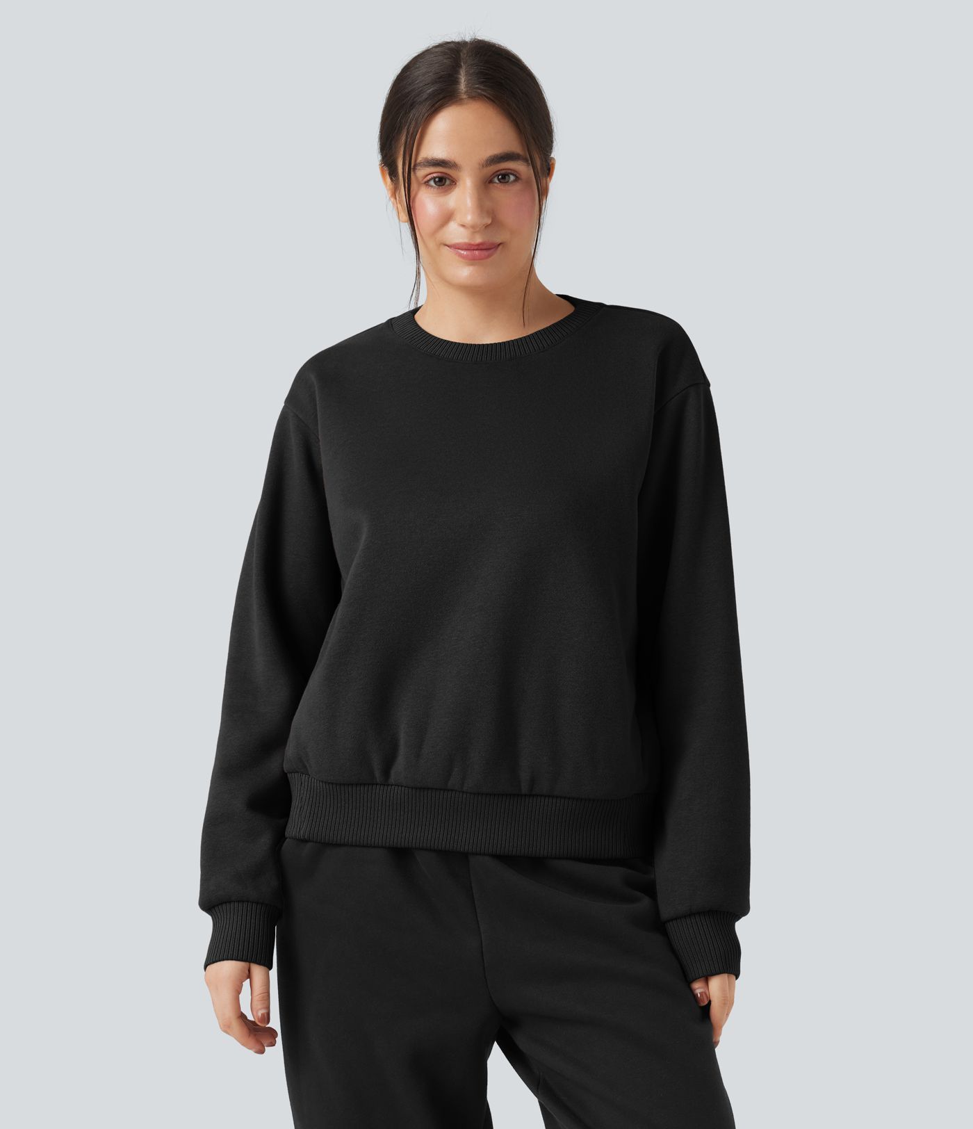 Sudadera casual de algodón con forro polar, cuello redondo, mangas largas y bolsillos