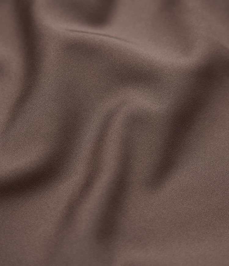 Bootcut training leggings with a high waist, side pockets and reflective trim.