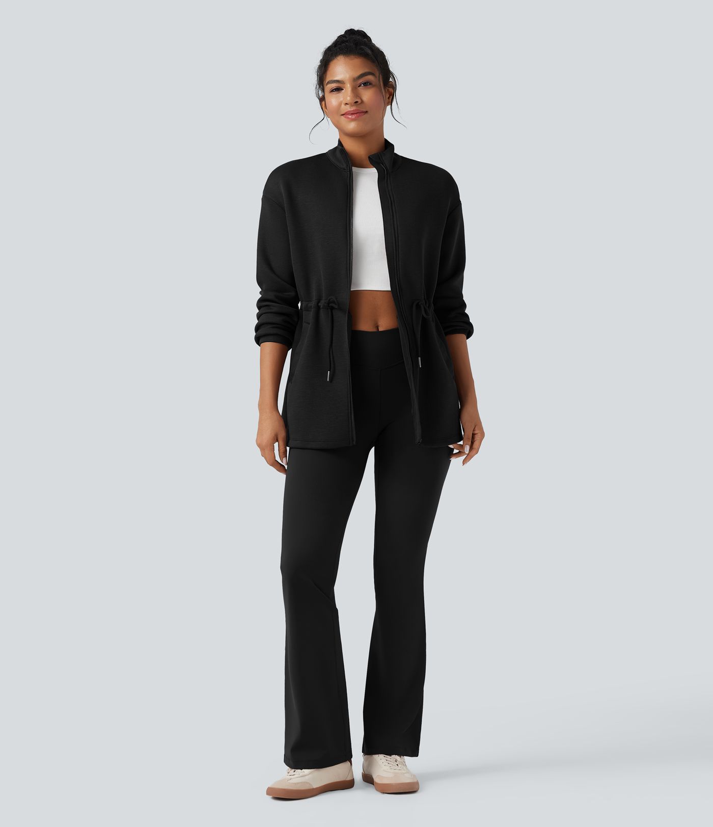 Casualjakke med rullekrave, lange ærmer, snøre og lommer