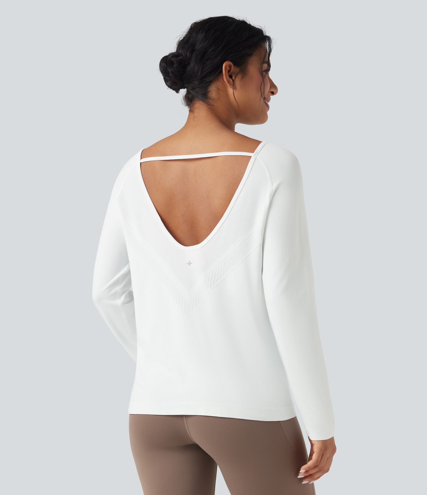 Bezešvý sportovní top Flow s výstřihem do U a s dlouhým rukávem