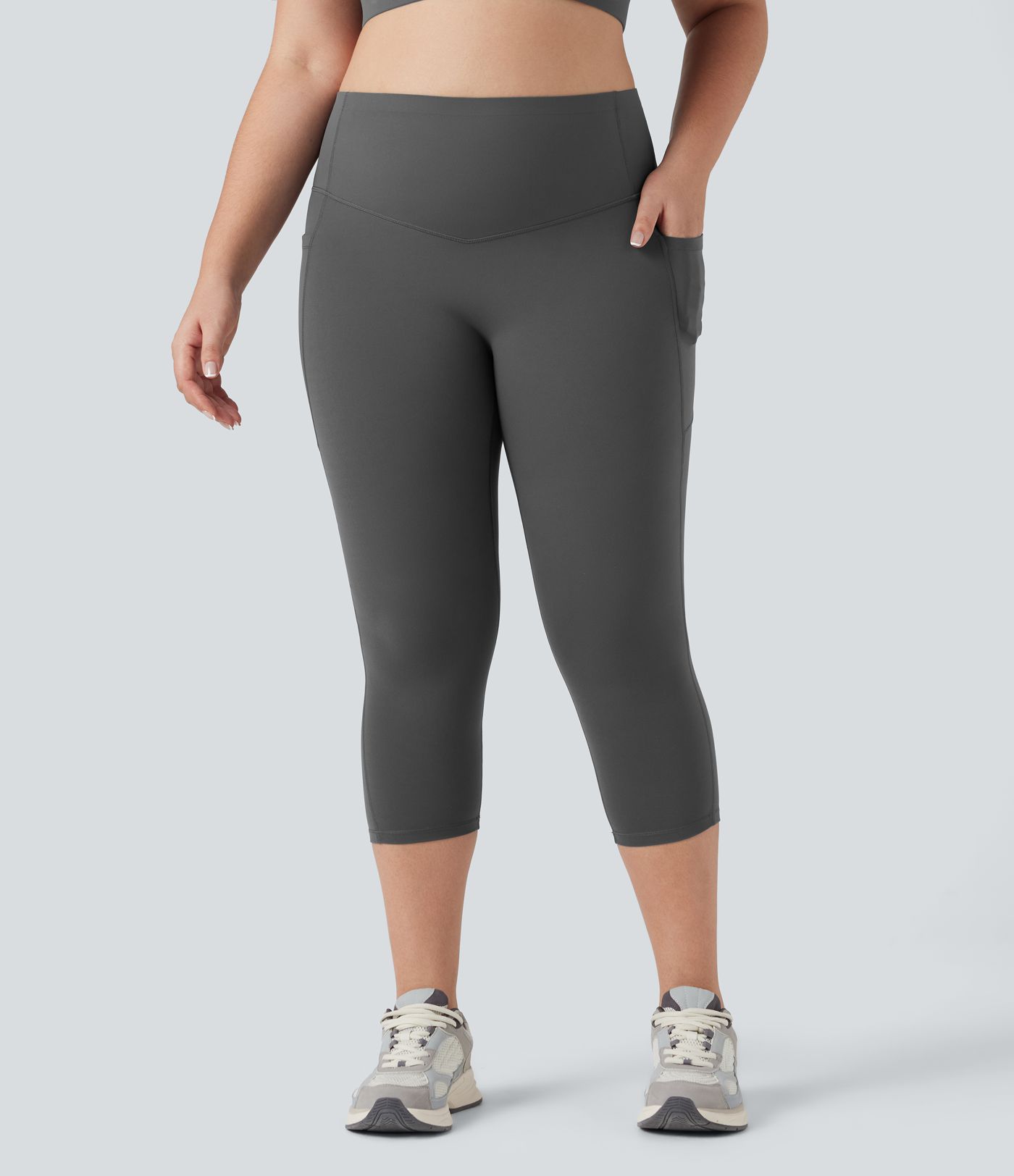 Plus Size Halara UltraSculpt™ High Waisted Butt Lifting Tummy Control Capri Training Leggings with Pockets