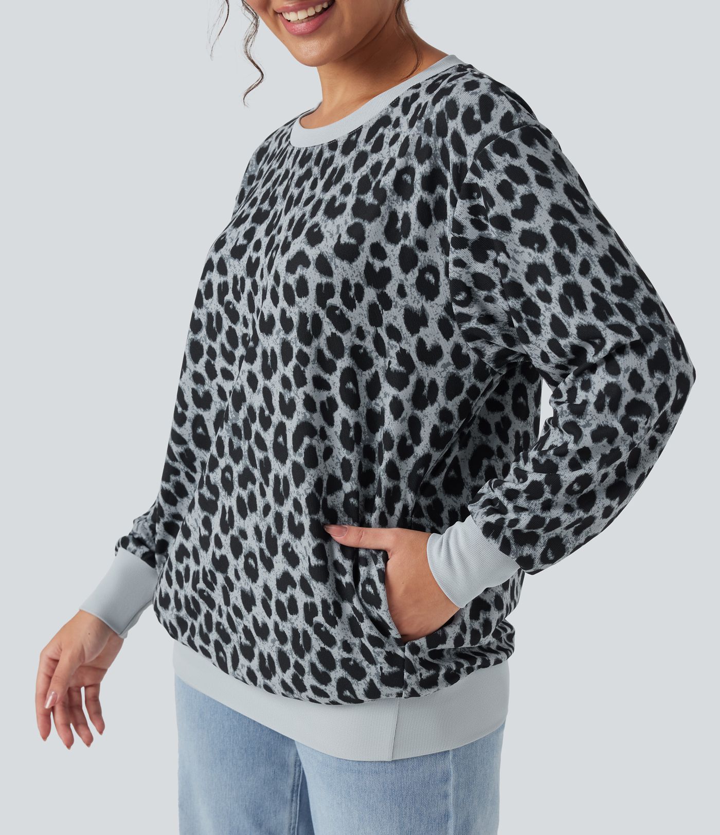 Sudadera casual extragrande de manga larga con cuello redondo y estampado de leopardo con bolsillos