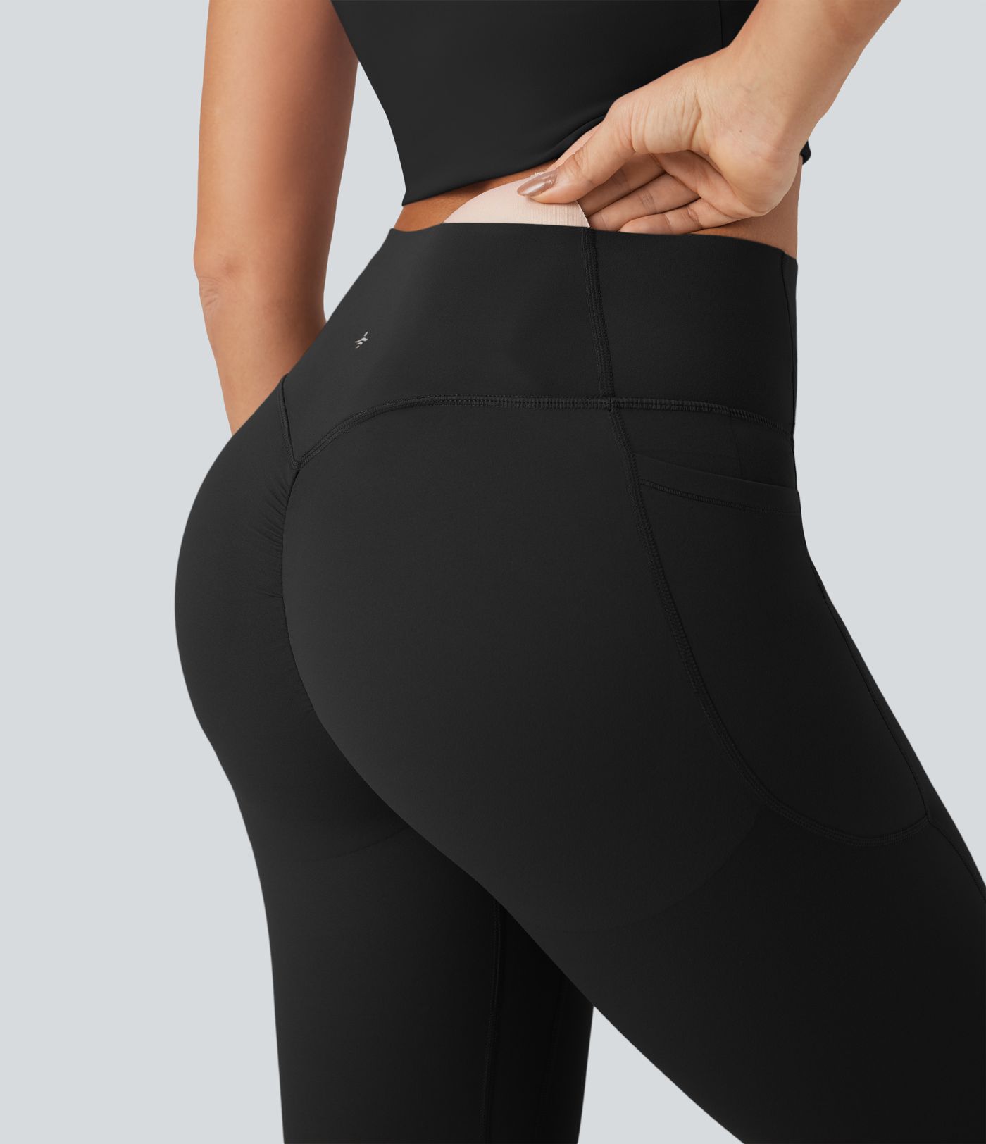 Halara UltraSculpt™ SoCinched Trainingsleggings mit hohem Bund, gerafftem Po-Lifting, Bauchkontrolle und Taschen