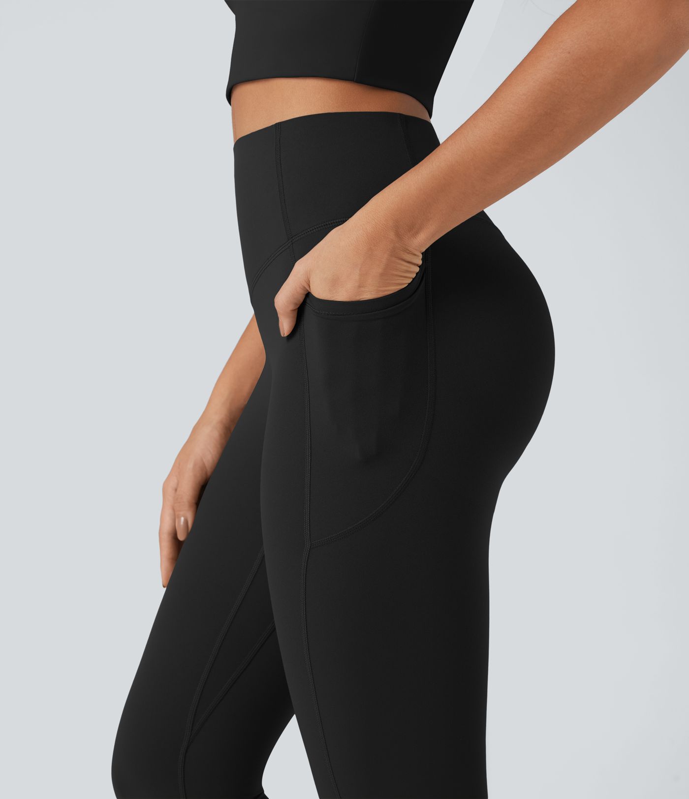 Halara UltraSculpt™ SoCinched Trainingsleggings mit hohem Bund, gerafftem Po-Lifting, Bauchkontrolle und Taschen