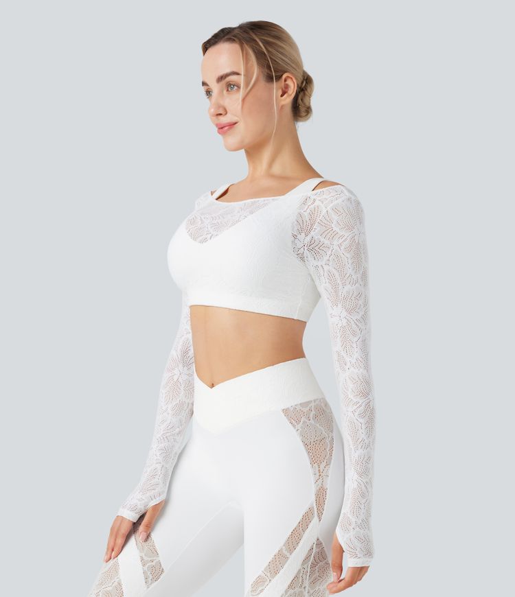 Top deportivo de yoga corto SoftlyZero™ 2 en 1 de manga larga con abertura para el pulgar y encaje en contraste 