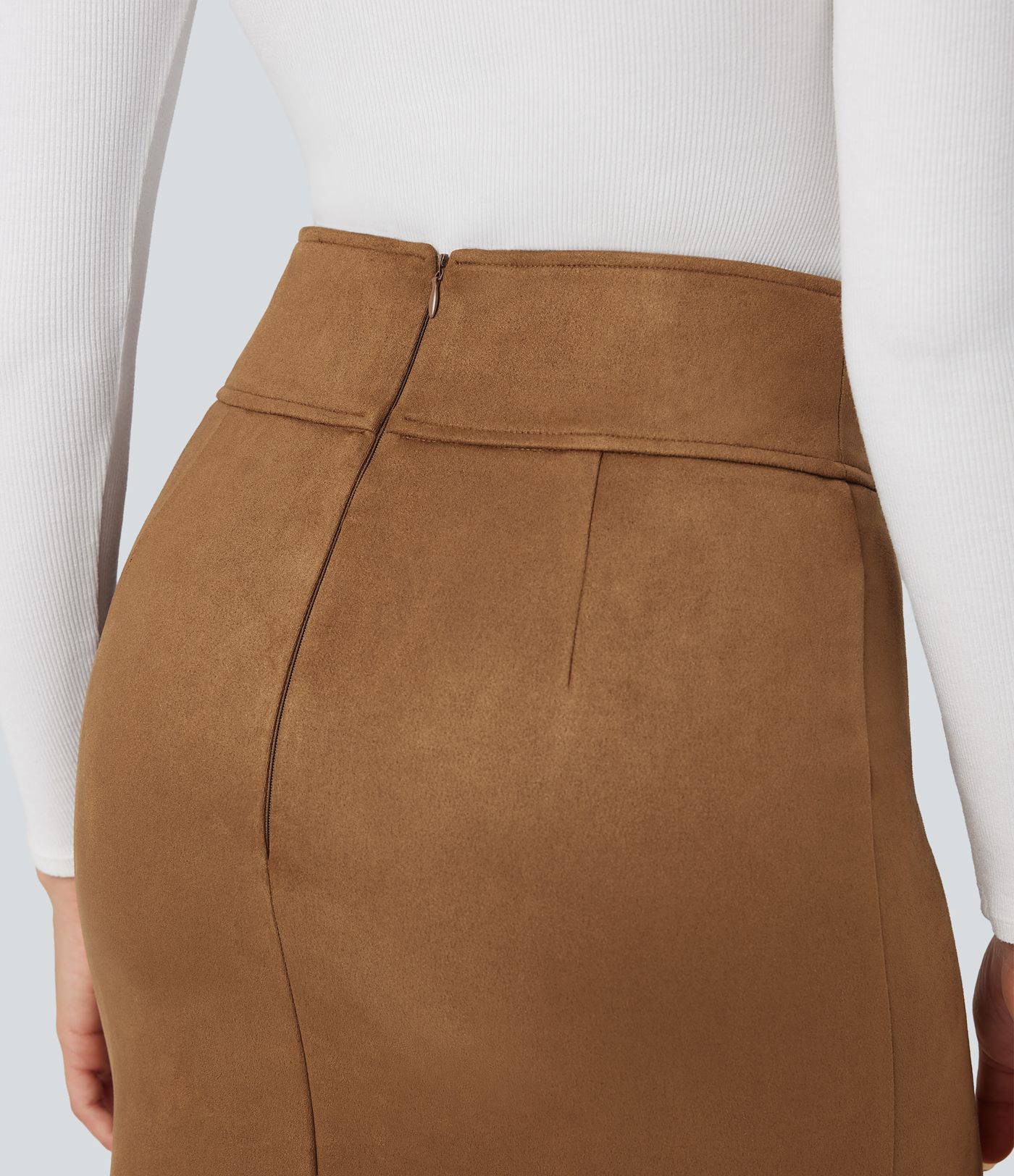 Jupe midi moulante en daim taille haute