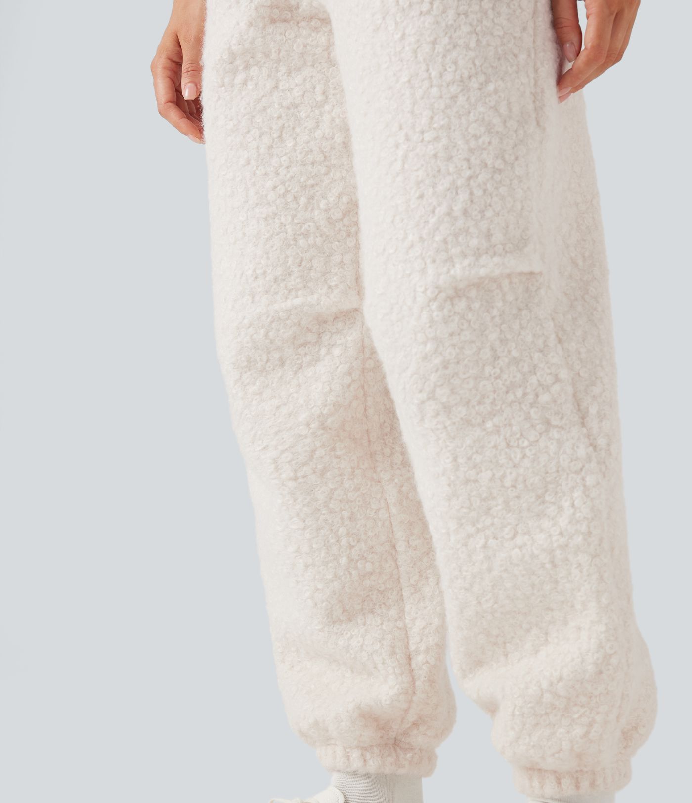 Lässige Teddy-Jogginghose mit mittelhohem Bund, mehreren Taschen und Kordelzug