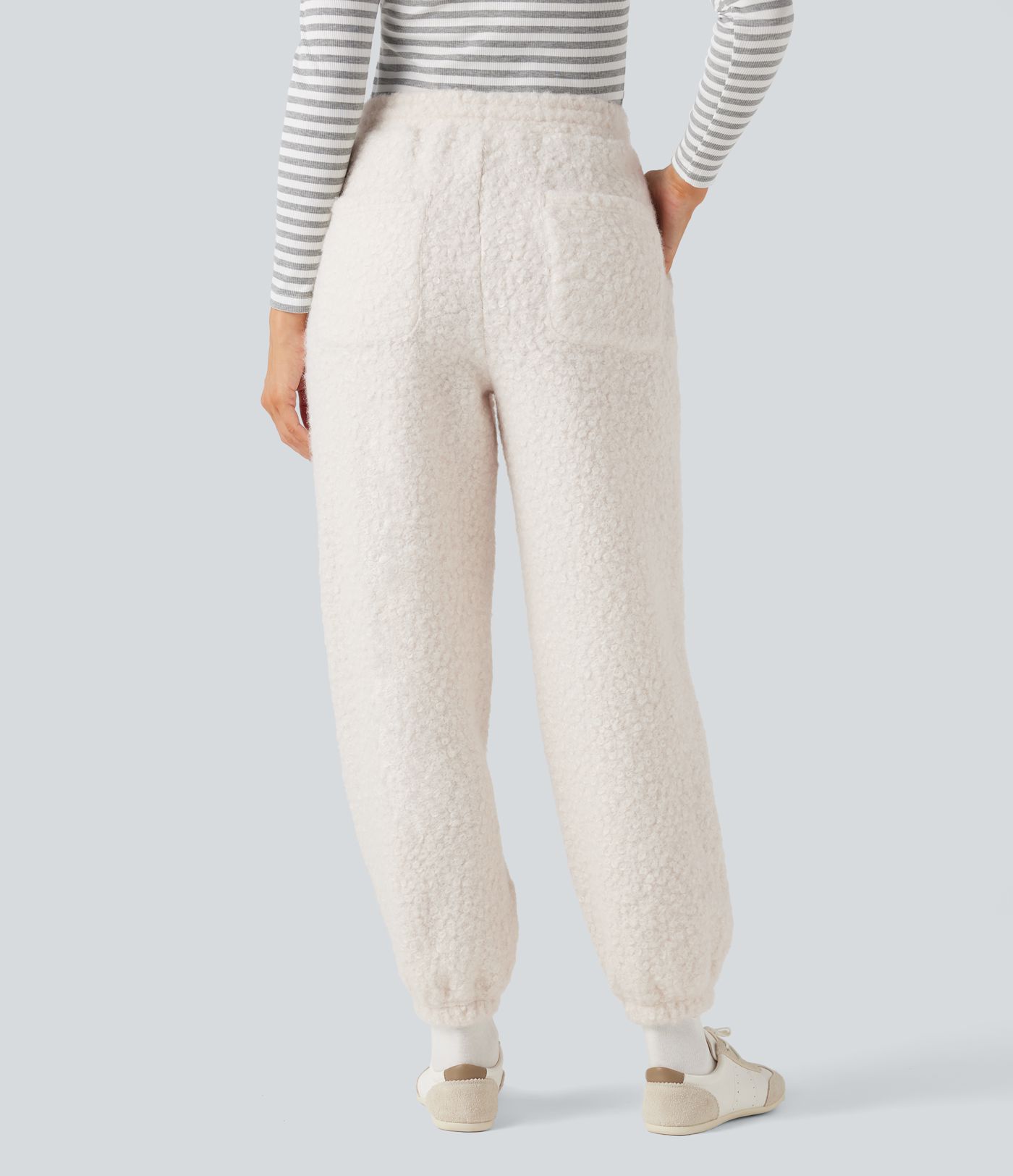 Lässige Teddy-Jogginghose mit mittelhohem Bund, mehreren Taschen und Kordelzug