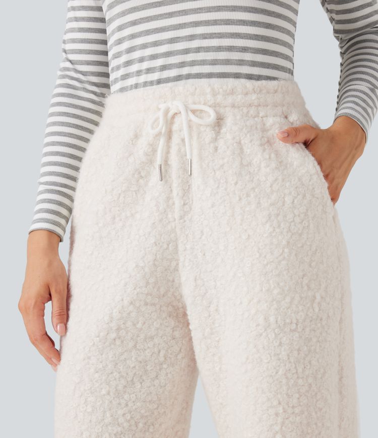 Lässige Teddy-Jogginghose mit mittelhohem Bund, mehreren Taschen und Kordelzug