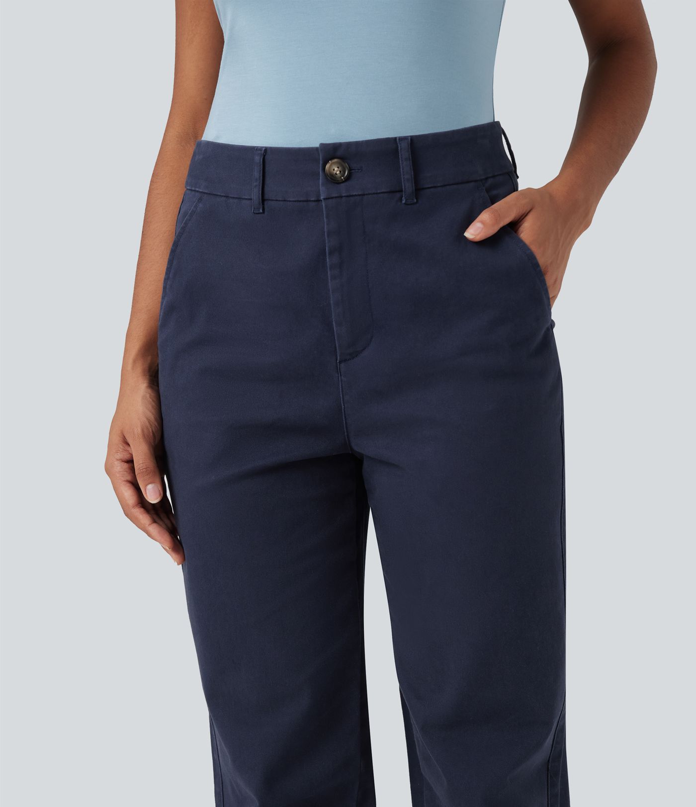 Lässige Chino-Hose aus Baumwolle mit mittelhohem Bund und Seitentaschen