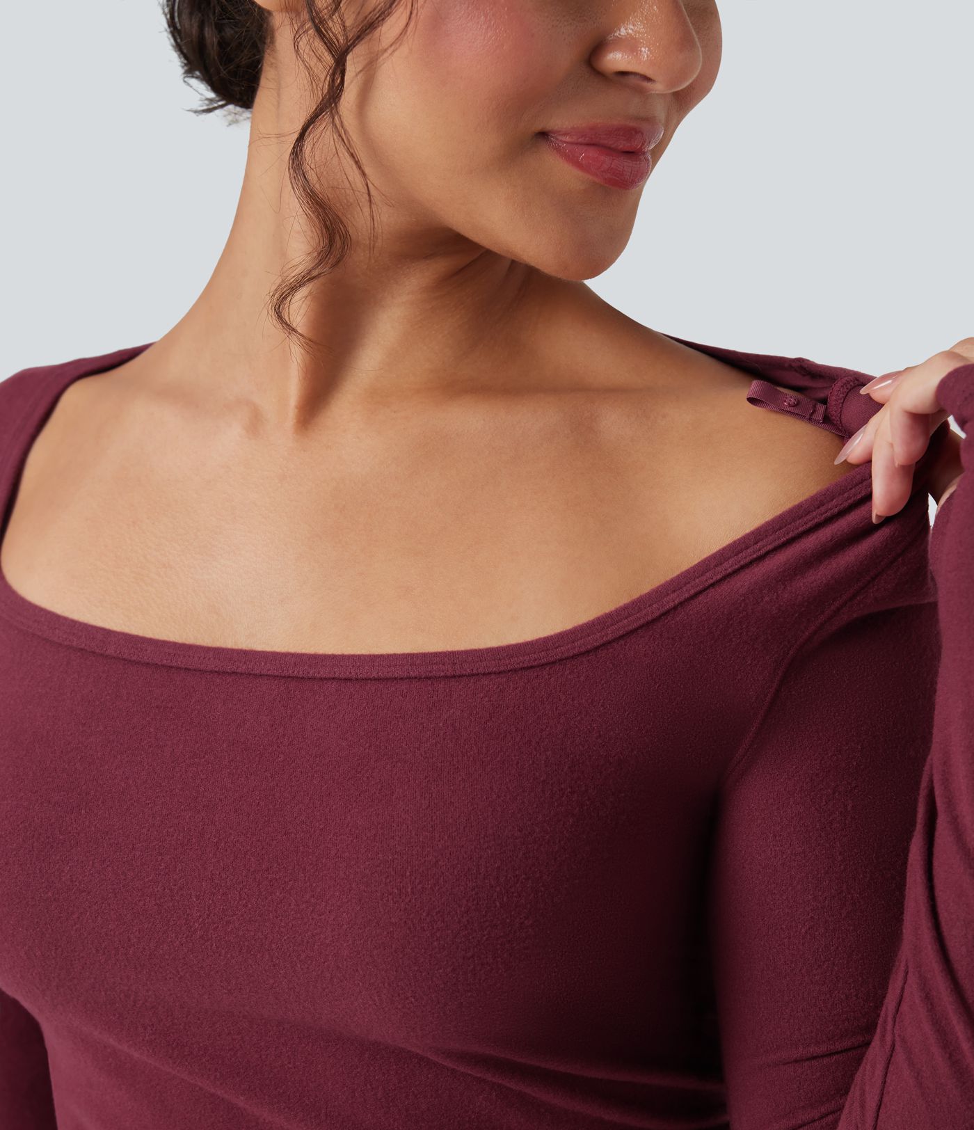 Halara HeatCore U-Neck Long Sleeve Thumb Holes Ruched Slim Casual Warming Top