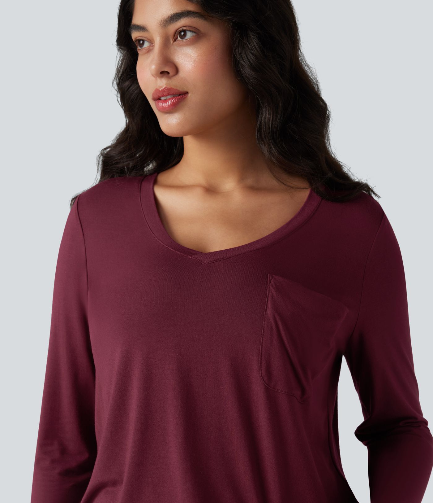T-shirt col V manches longues ourlet arrondi coupe décontractée avec poche T-shirt col V manches longues ourlet arrondi coupe décontractée avec poche