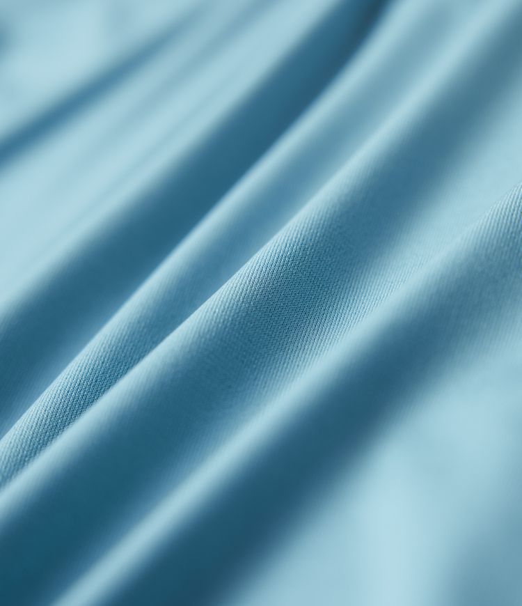 Robe longue satinée col bateau sans manches à ourlet sirène