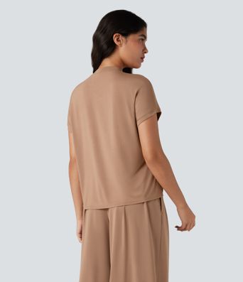 Mock-neck Short Sleeve Relaxed Casual T-Shirt with Pocket