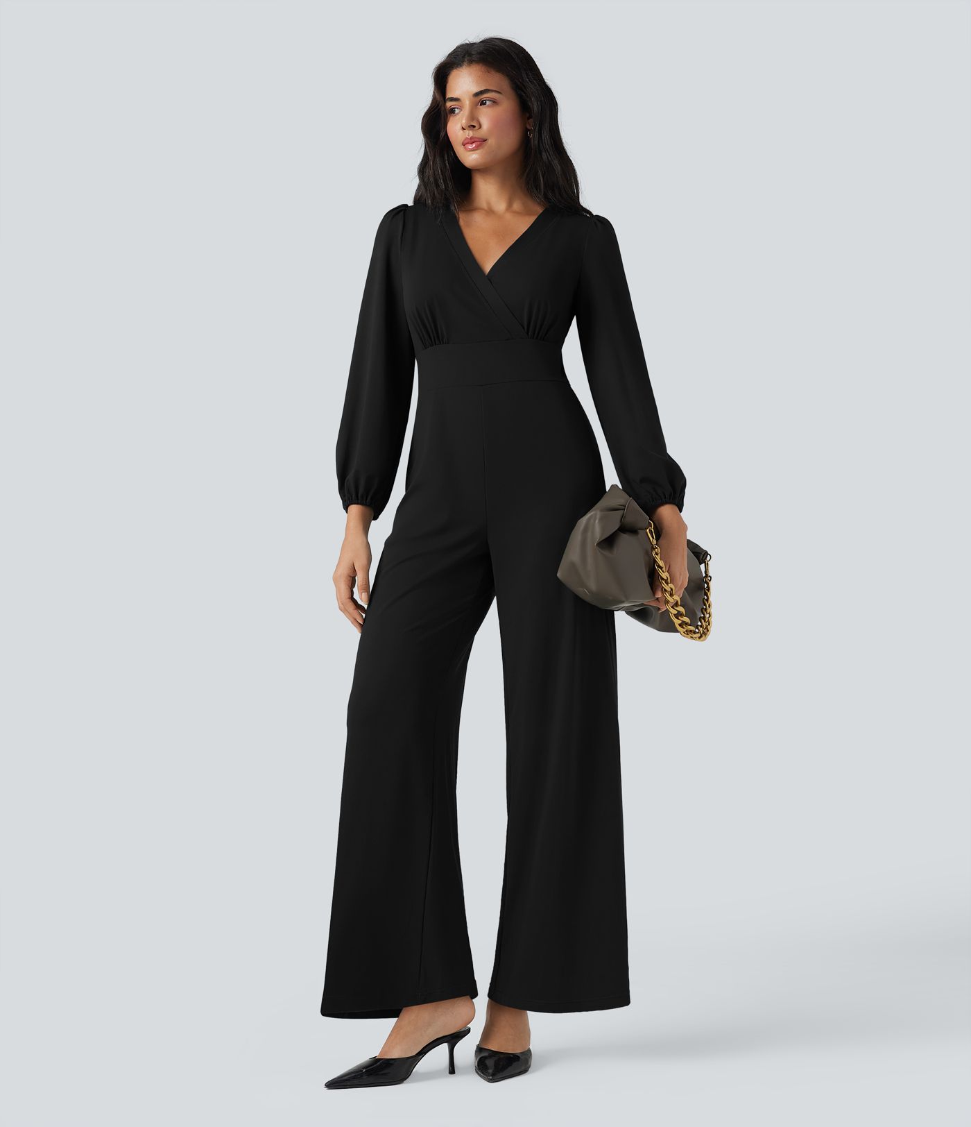 Arbeits-Jumpsuit mit V-Ausschnitt, langen Ärmeln und weitem Bein, mit Taschen – Easy Peezy Edition