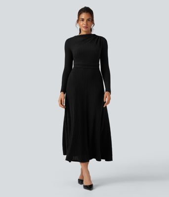 Geripptes Strick-Midi-Kleid mit langen Ärmeln und Taschen