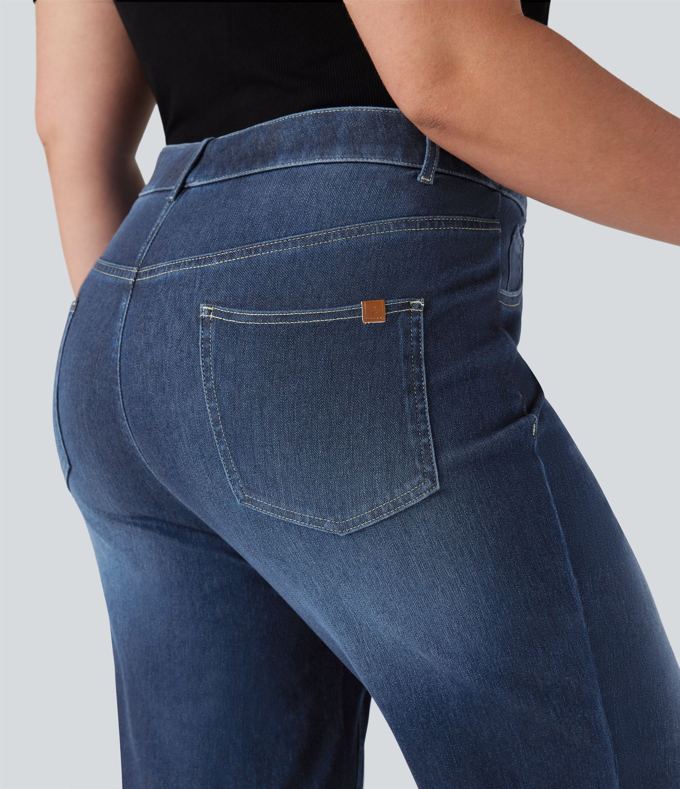 Plus Size Halara Flex™ High Waisted Tummy Control Straight Leg Washed Casual Jeans with Pockets