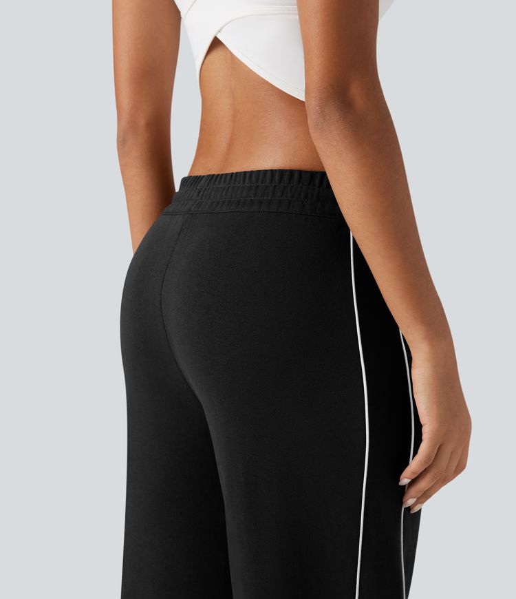 Pantaloni casual in cotone a blocchi di colore, vita media con coulisse, gamba dritta e tasche.