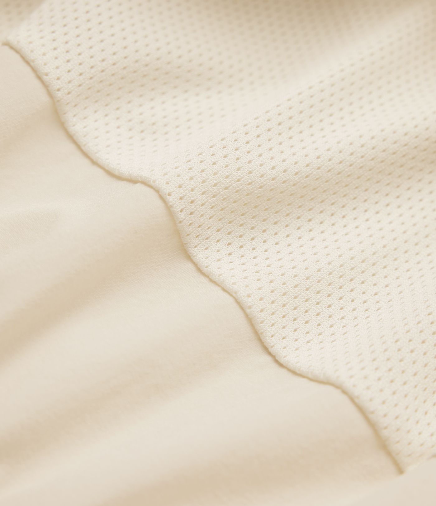 Water Repellent Abrasion-resistant Hooded Contrast Mesh Hiking Jacket with Pockets