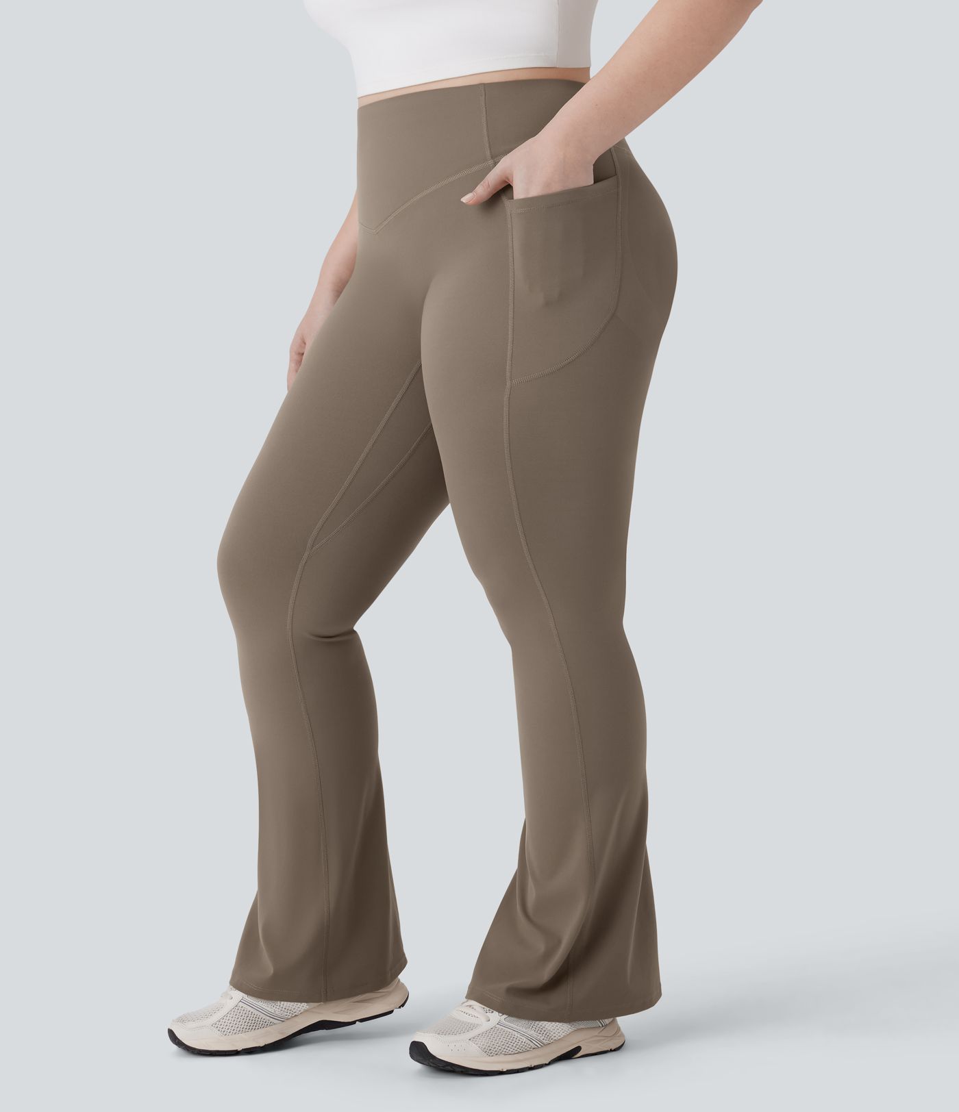 Halara UltraSculpt™ SoCinched augsta vidukļa saspiedošās legingas ar paceltu dibenu, vēdera kontroli, kabatām silueta veidošanai, jogas bootcut legingas lielāka izmēra