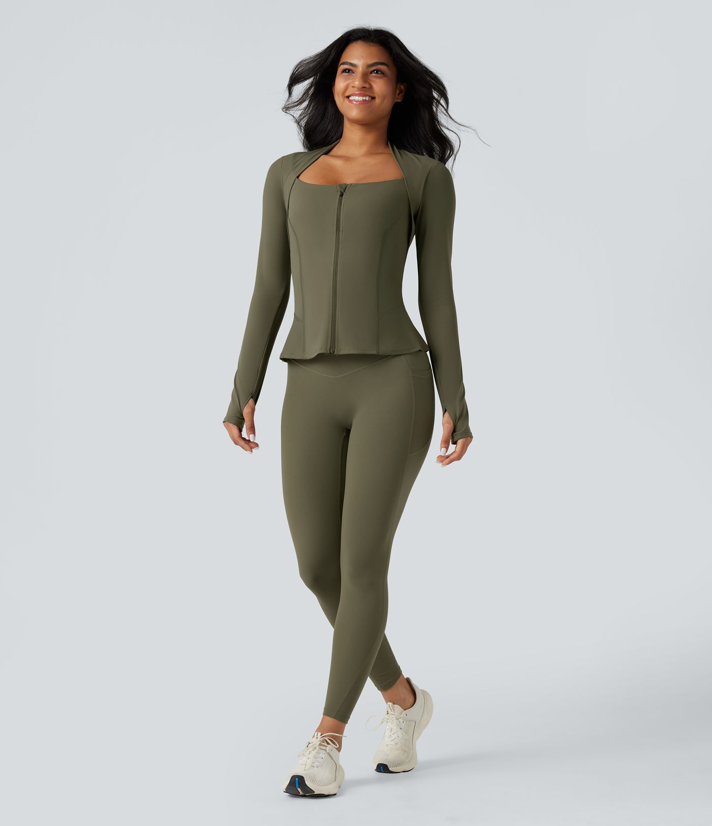 Halara UltraSculpt™ Push-Up Langarm-Yogajacke mit Daumenloch, Reißverschluss und Rüschen-Saum