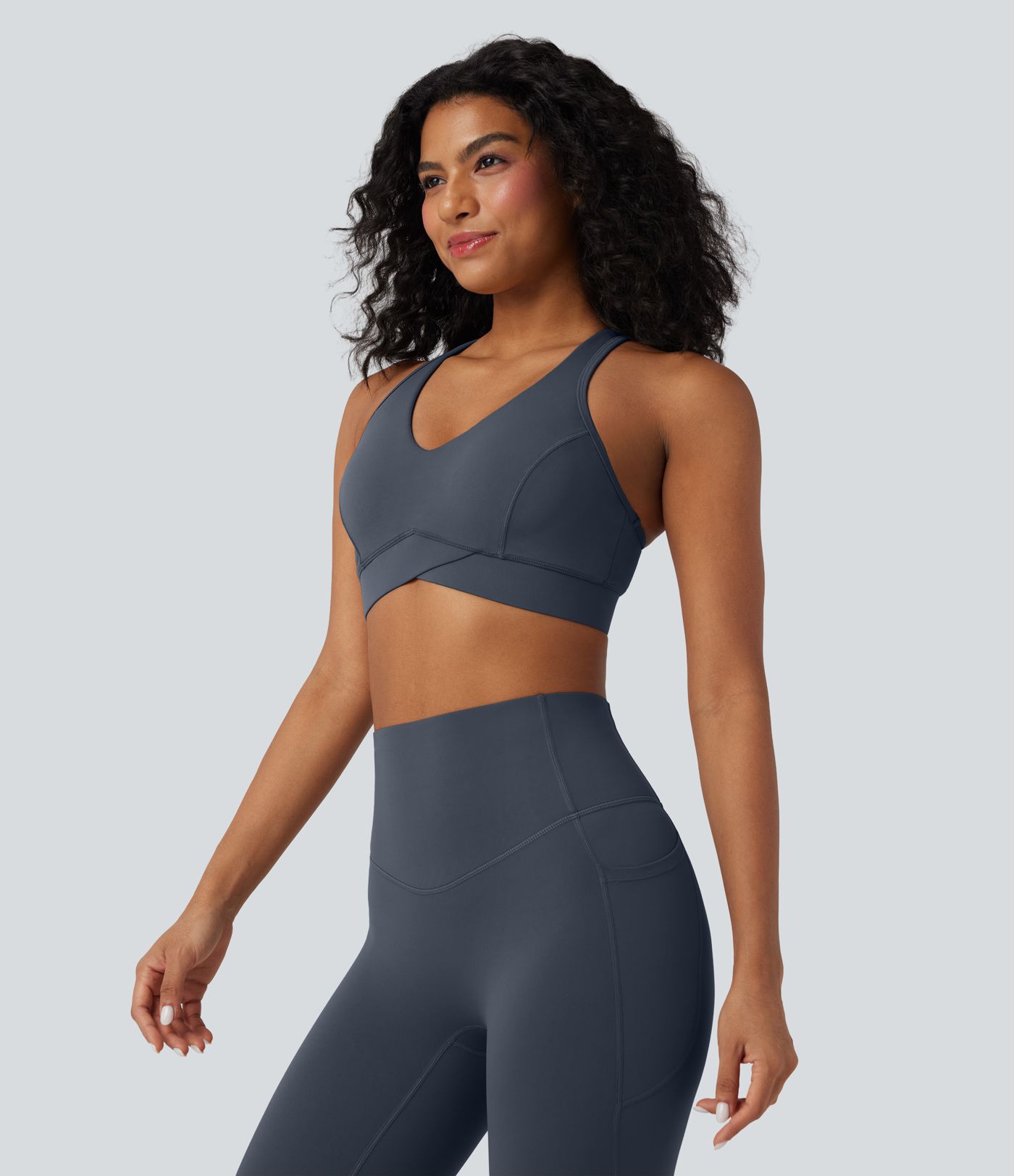 Halara UltraSculpt™ Mittlere Stützfunktion V-Ausschnitt Racerback Trainings-Sport-BH Halara UltraSculpt™ Mittlere Stützfunktion V-Ausschnitt Racerback Trainings-Sport-BH