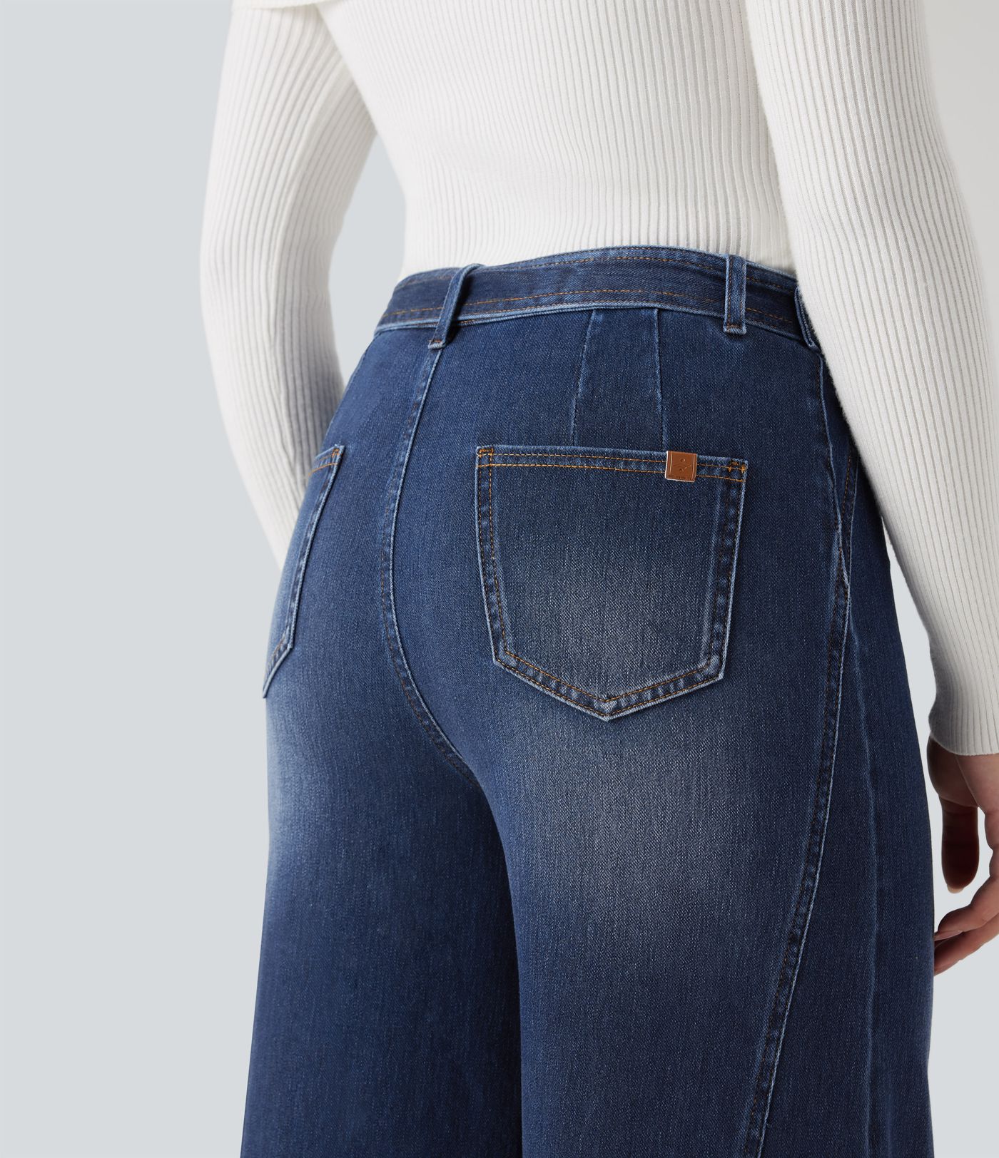 Halara Flex™ hochgeschnittene, mit Gürtel versehene, weit ausgestellte Casual-Jeans mit Taschen