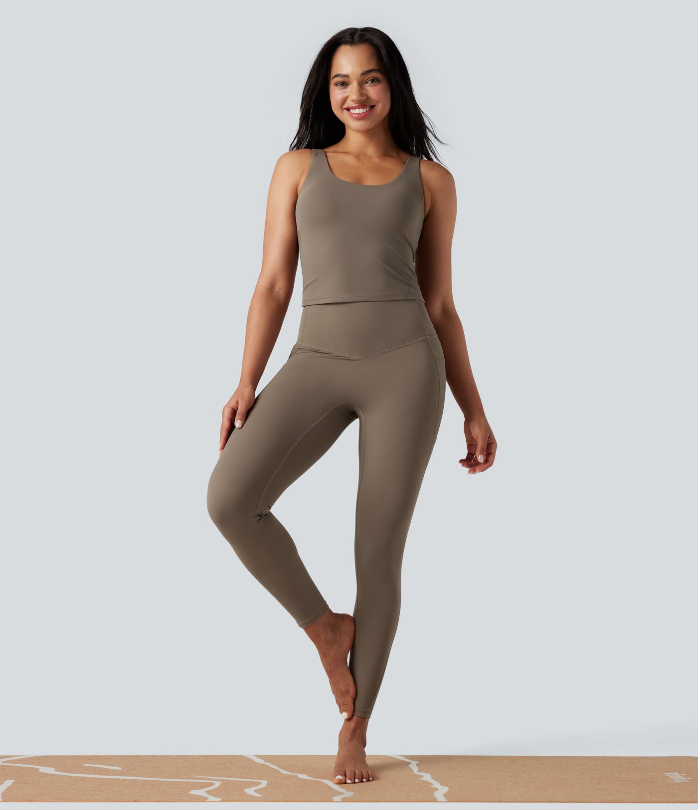 Halara UltraSculpt™ U yaka antrenman atleti