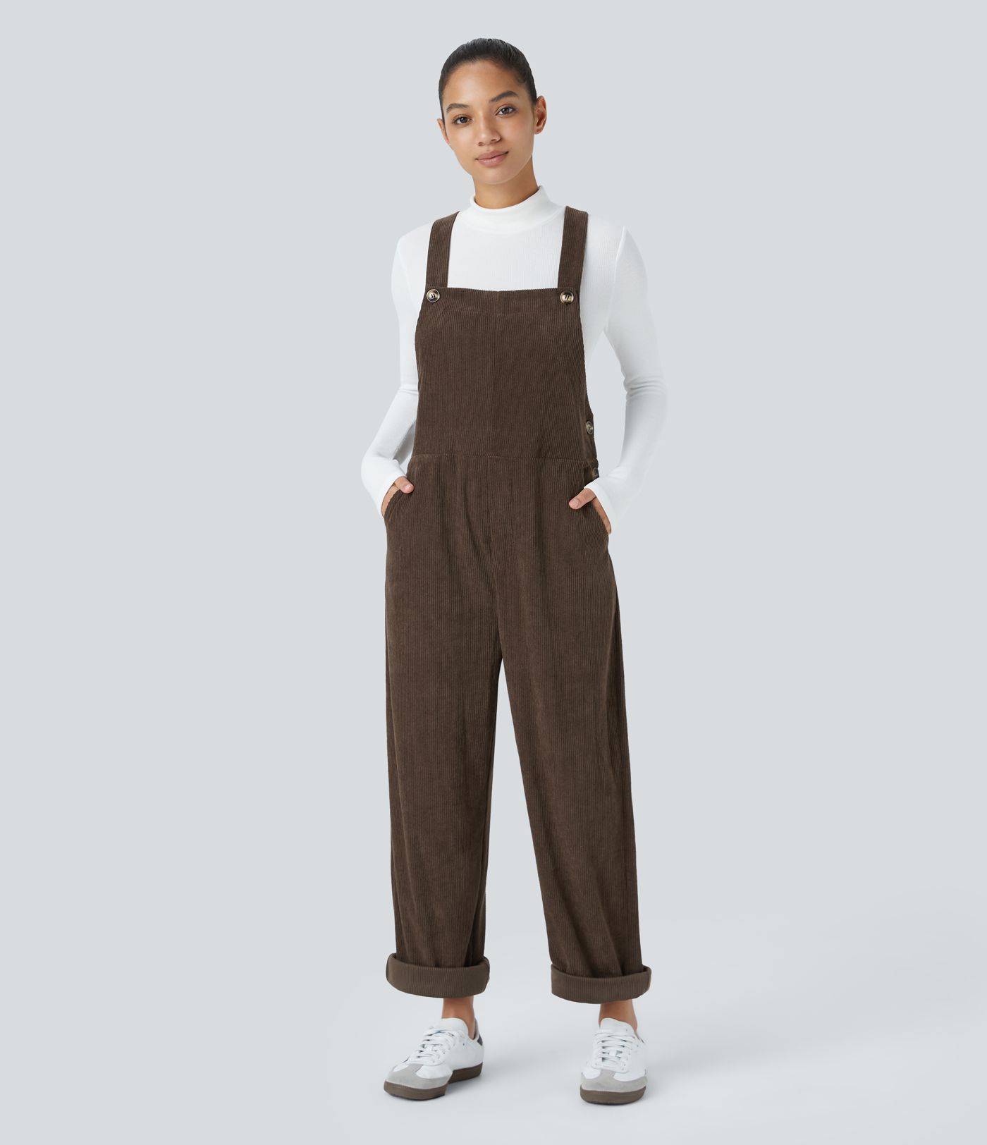 Lässige Latzhose mit verstellbarem Gürtel, mehreren Taschen, geradem Bein und Kordelzug