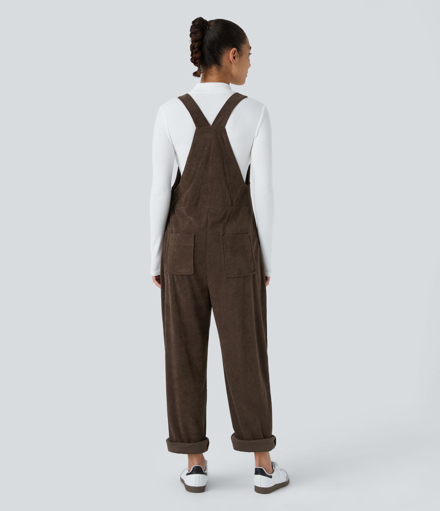 Lässige Latzhose mit verstellbarem Gürtel, mehreren Taschen, geradem Bein und Kordelzug