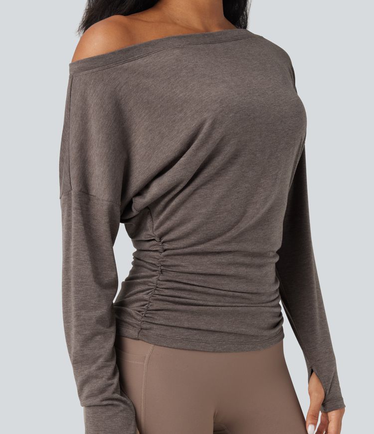 Top deportivo de yoga fruncido con manga larga y un solo hombro con abertura para el pulgar