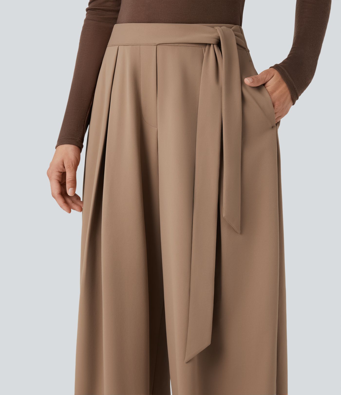 Lässige, weit geschnittene Hose mit hohem Bund, Bindeband und Taschen