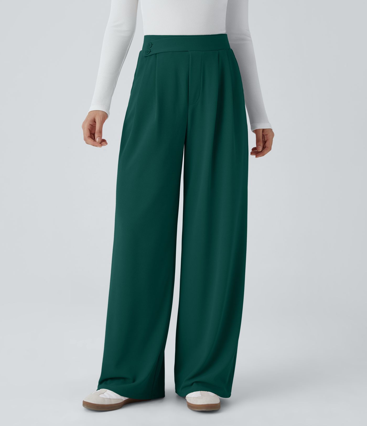 Pantalón tiro alto botón bolsillo lateral plisado pierna ancha