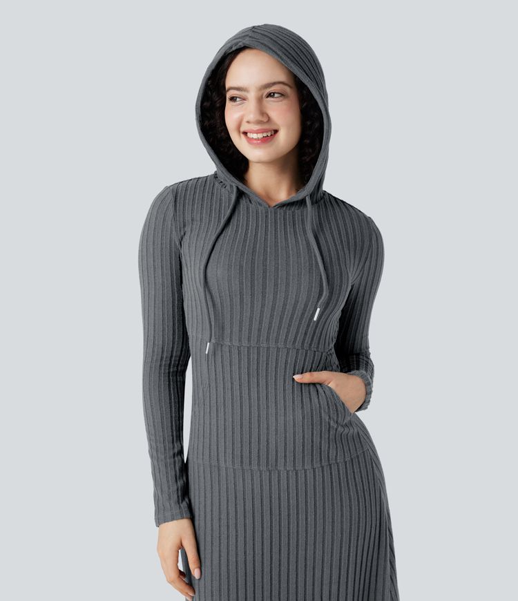 Lässiges, geripptes Strick-Maxikleid mit Kapuze, langen Ärmeln und Tasche