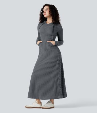 Lässiges, geripptes Strick-Maxikleid mit Kapuze, langen Ärmeln und Tasche