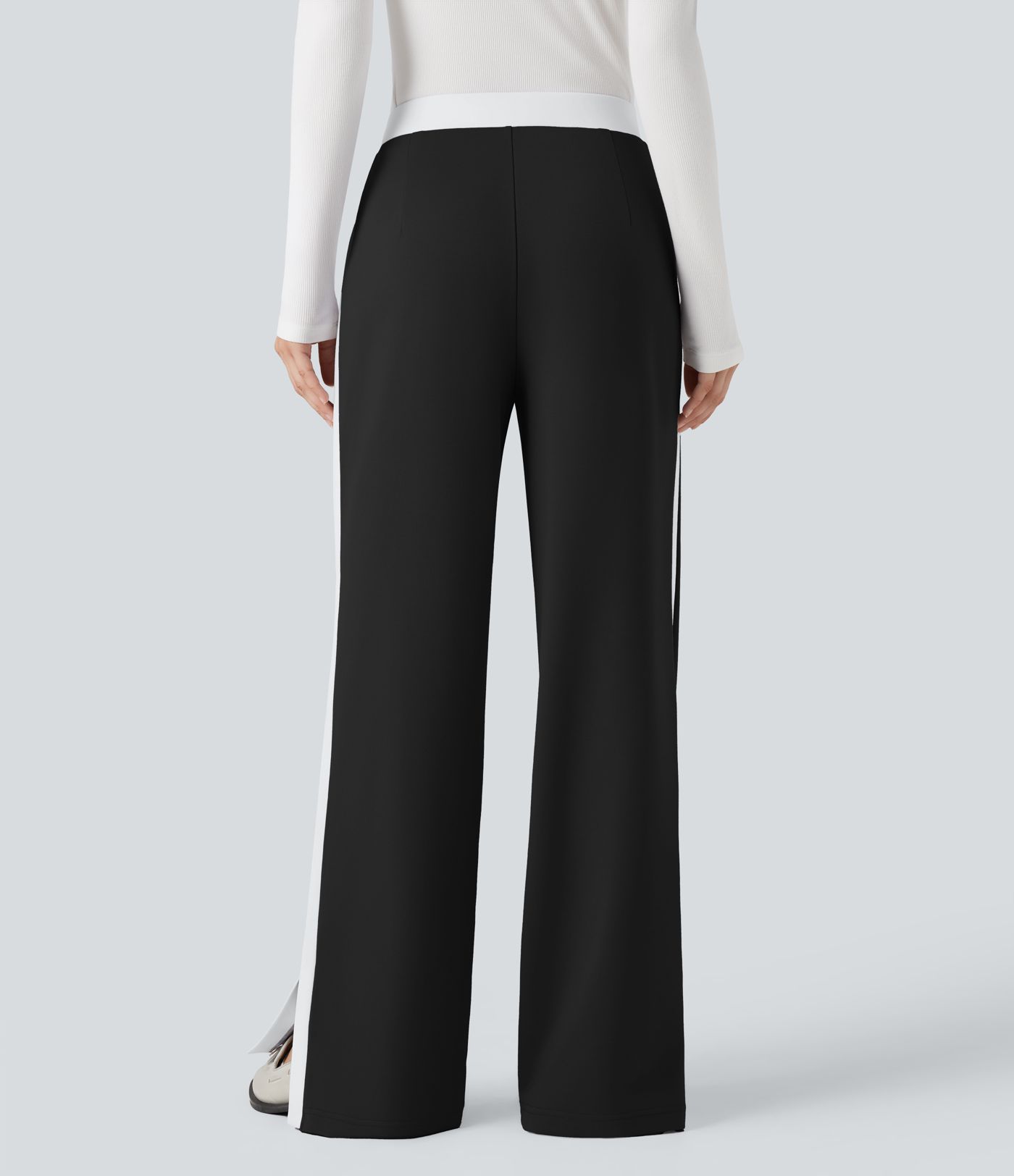 Hose mit geradem Bein, mittlerer Bundhöhe, Colorblock-Design, Seitenschlitzen und Taschen