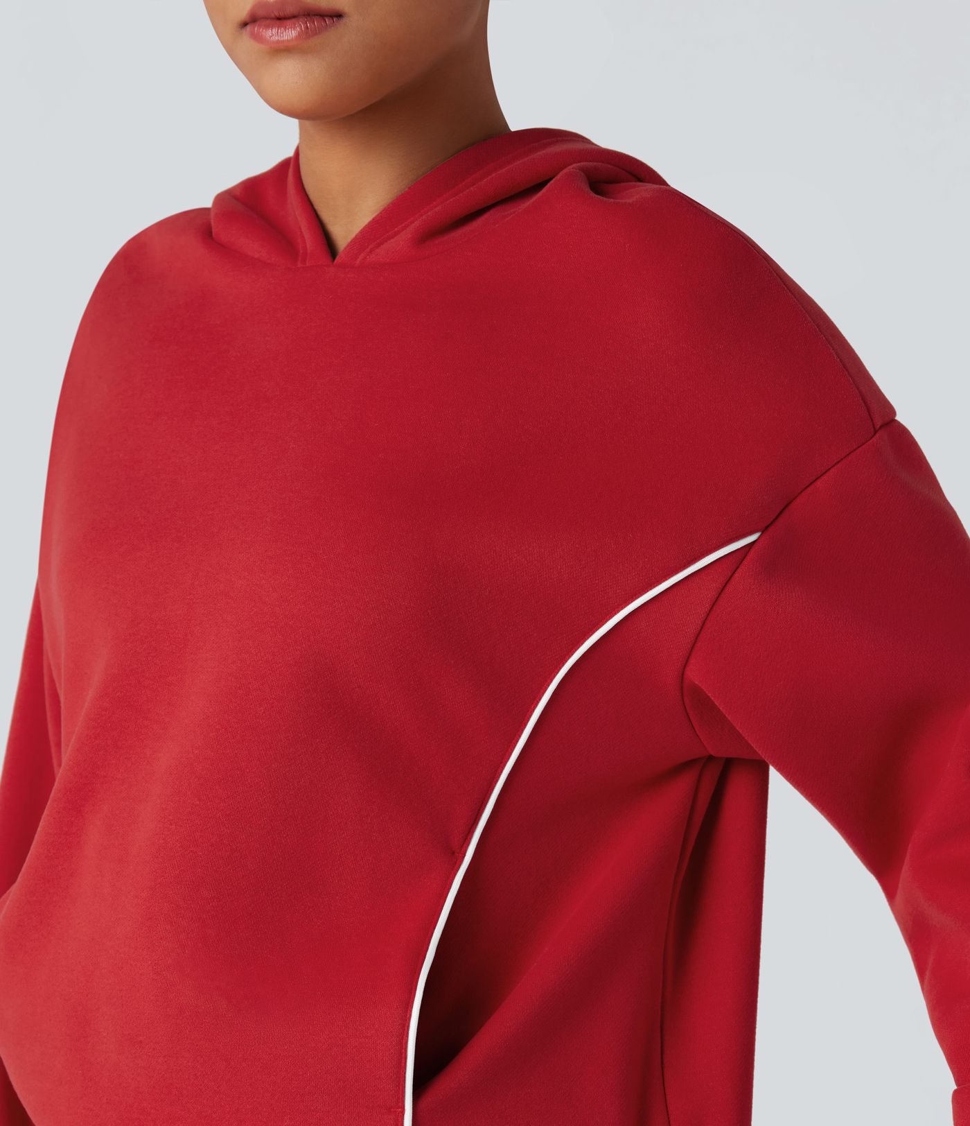 Sudadera casual con capucha en forro polar y diseño color block, con bolsillos