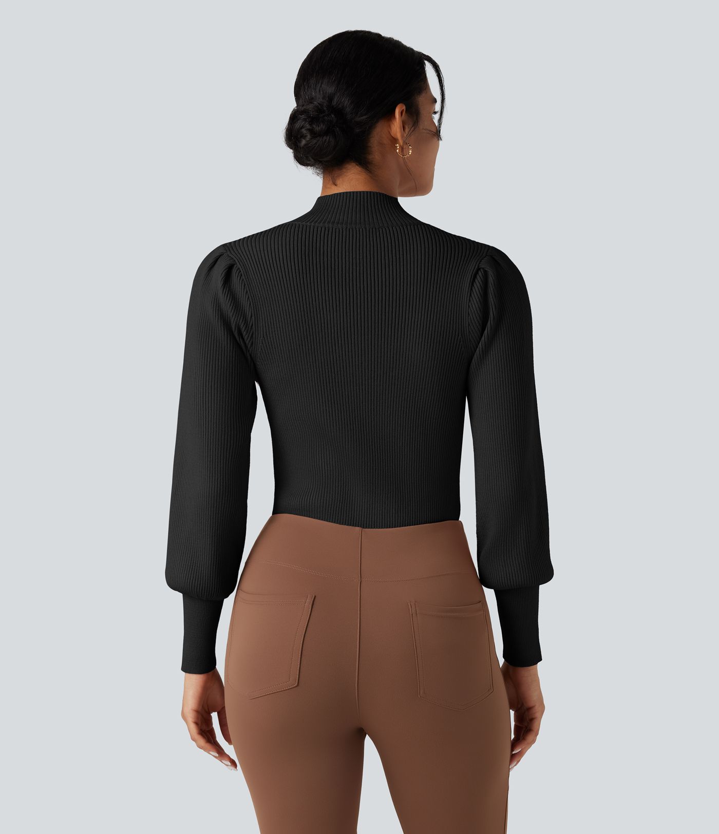 Pull col montant manches bouffantes longues