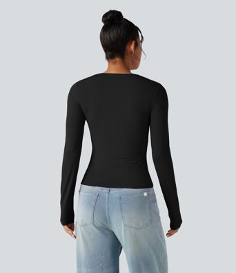 Top casual de manga larga con escote cuadrado y cordones.