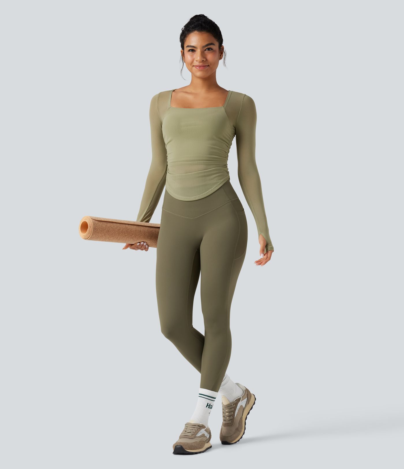 Square Neck Long Sleeve Thumb Holes Contrast Mesh Ruched Curved Hem 2-in-1 Workout Top