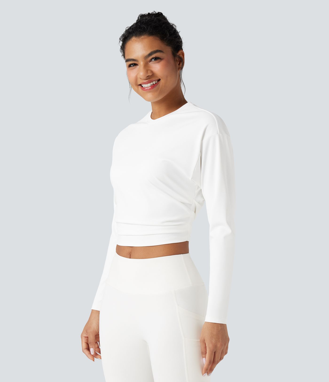Round Neck Long Sleeve Ruched Cropped Yoga Sports Top
