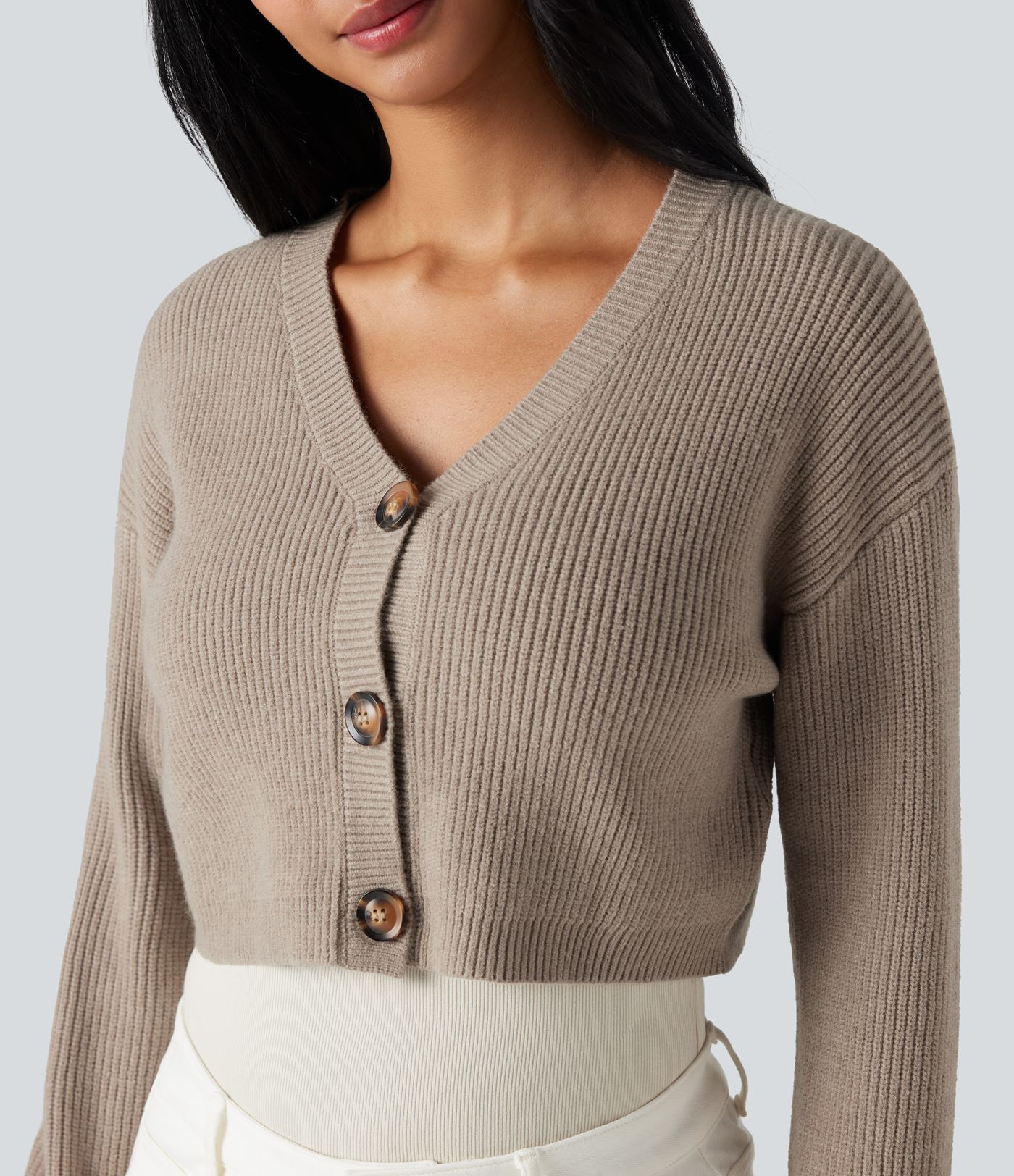Kurzer Arbeits-Cardigan mit V-Ausschnitt und langen Ärmeln
