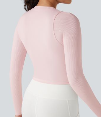 リブニット素材のラウンドネック長袖スリムフィットヨガトップ