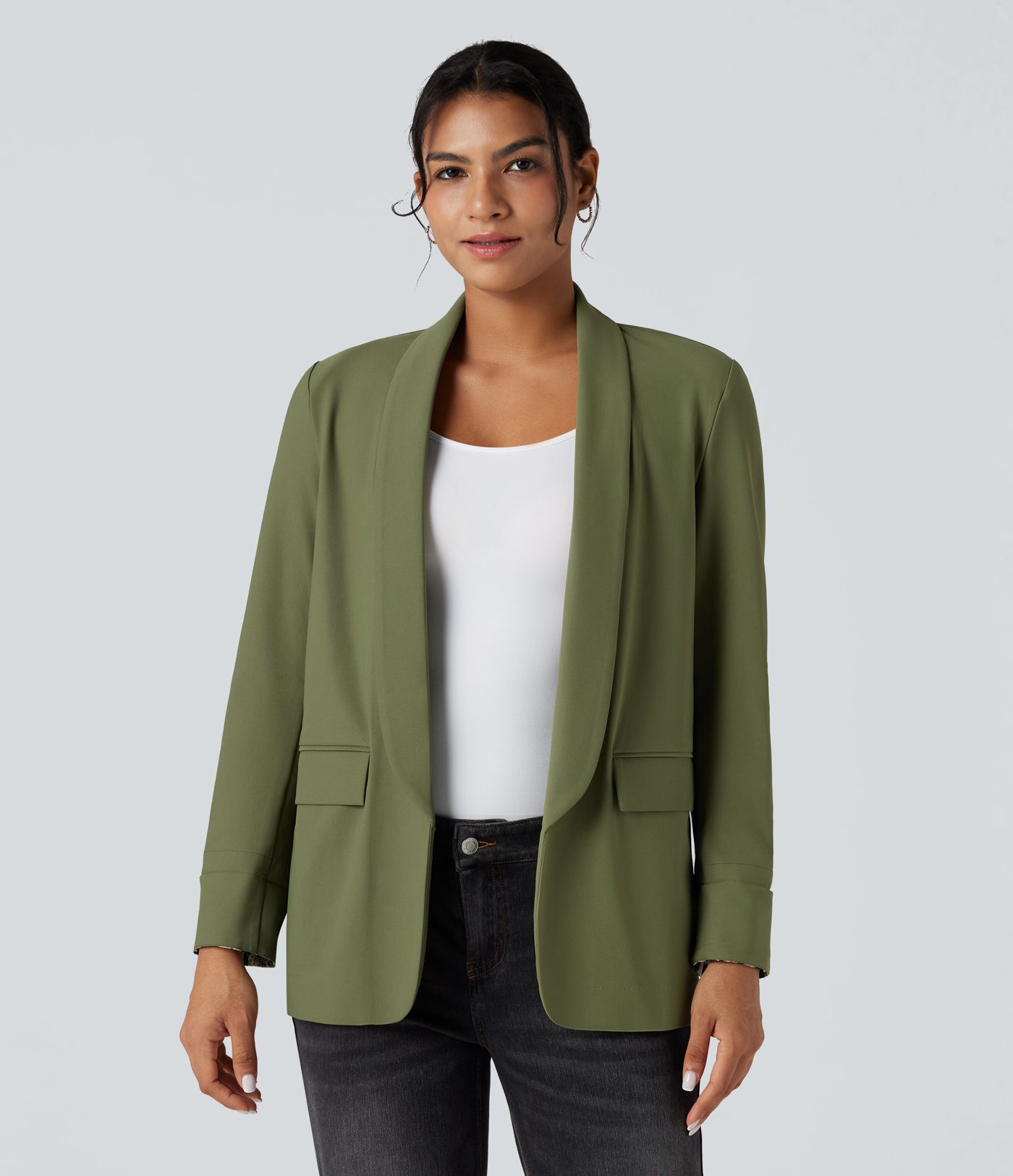 Pitkähihainen twill-bleiseri käänteellä, leopardikuosi ja taskut