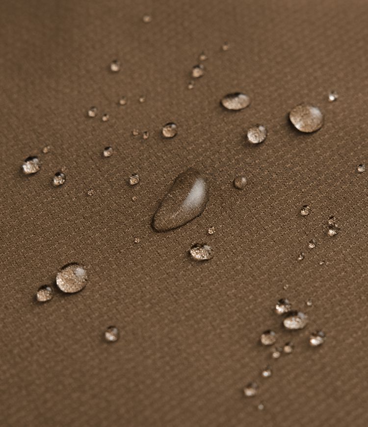 Robuste, wasserabweisende, wärmende, hochgeschnittene Wanderhose mit weitem Bein und Taschen.