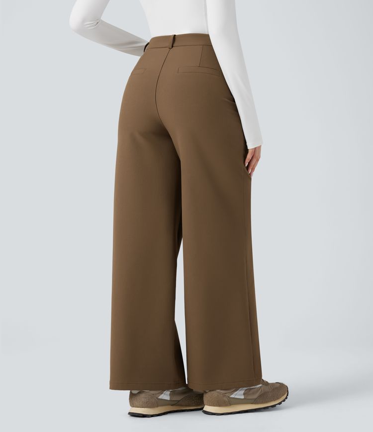 Robuste, wasserabweisende, wärmende, hochgeschnittene Wanderhose mit weitem Bein und Taschen.