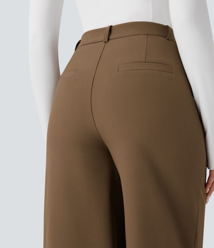 Robuste, wasserabweisende, wärmende, hochgeschnittene Wanderhose mit weitem Bein und Taschen.