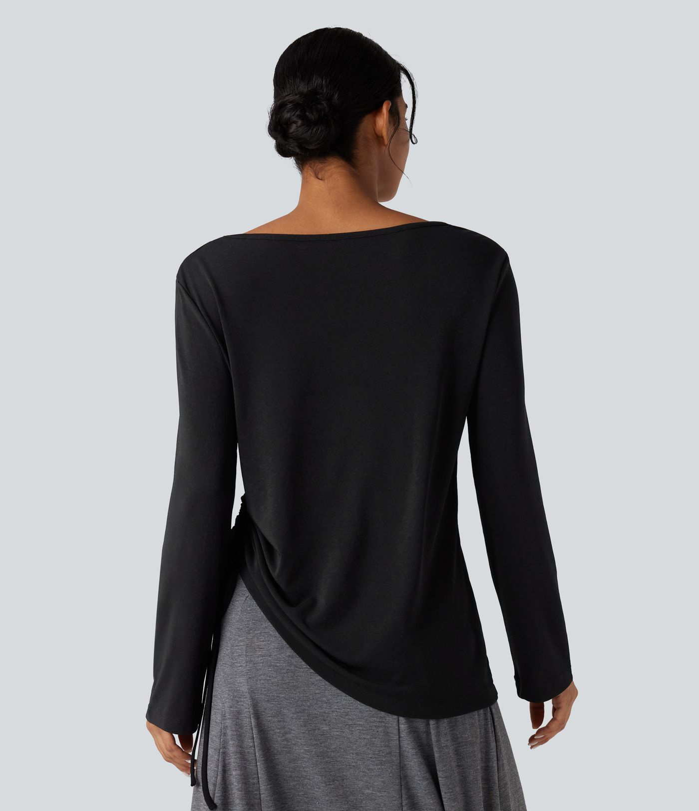 Lässiges Top mit tiefem V-Ausschnitt, langen Ärmeln und Kordelzug am Saum