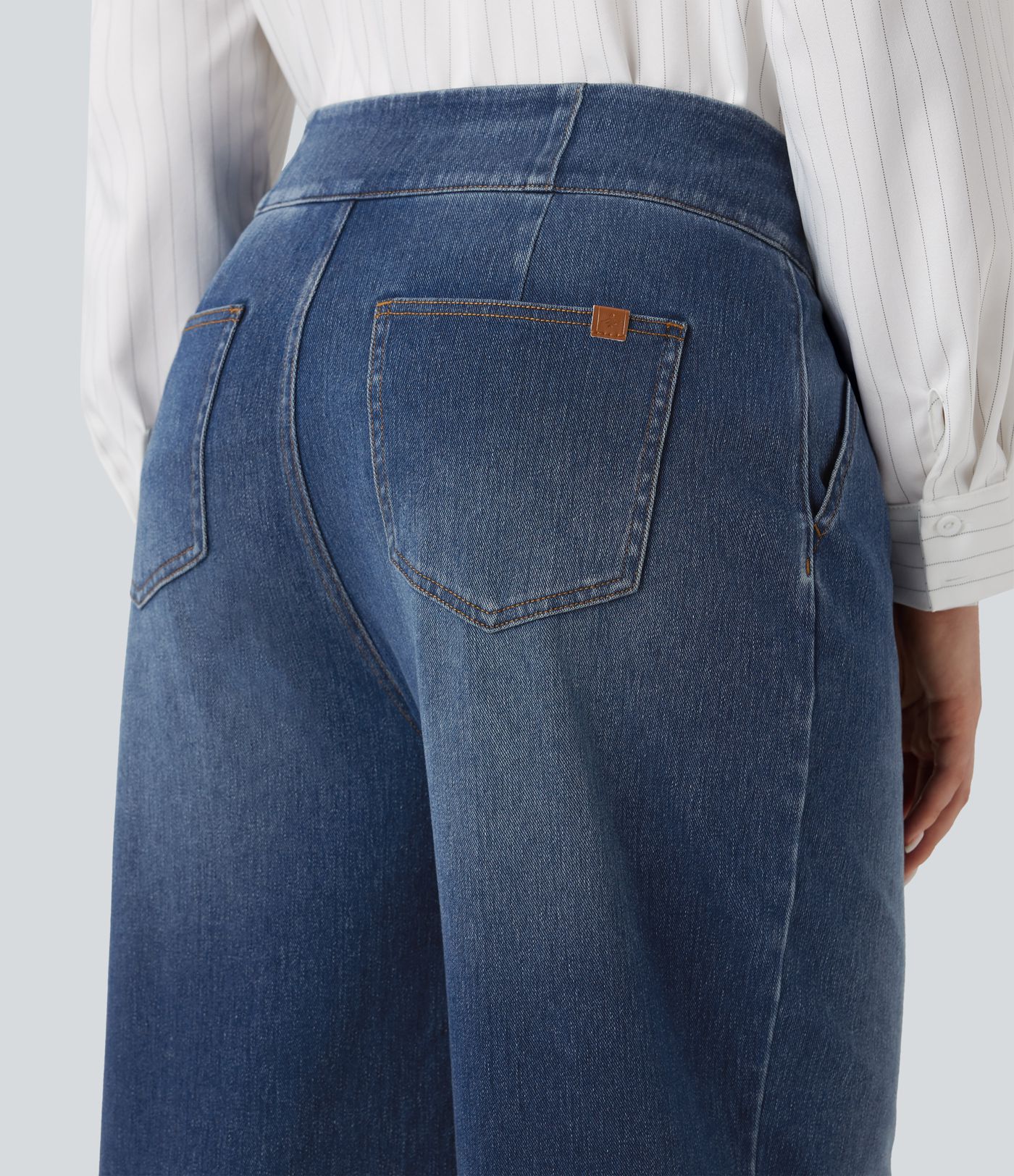 Halara Flex™ - Freizeitjeans mit hohem Bund, mehreren Taschen und weitem Bein